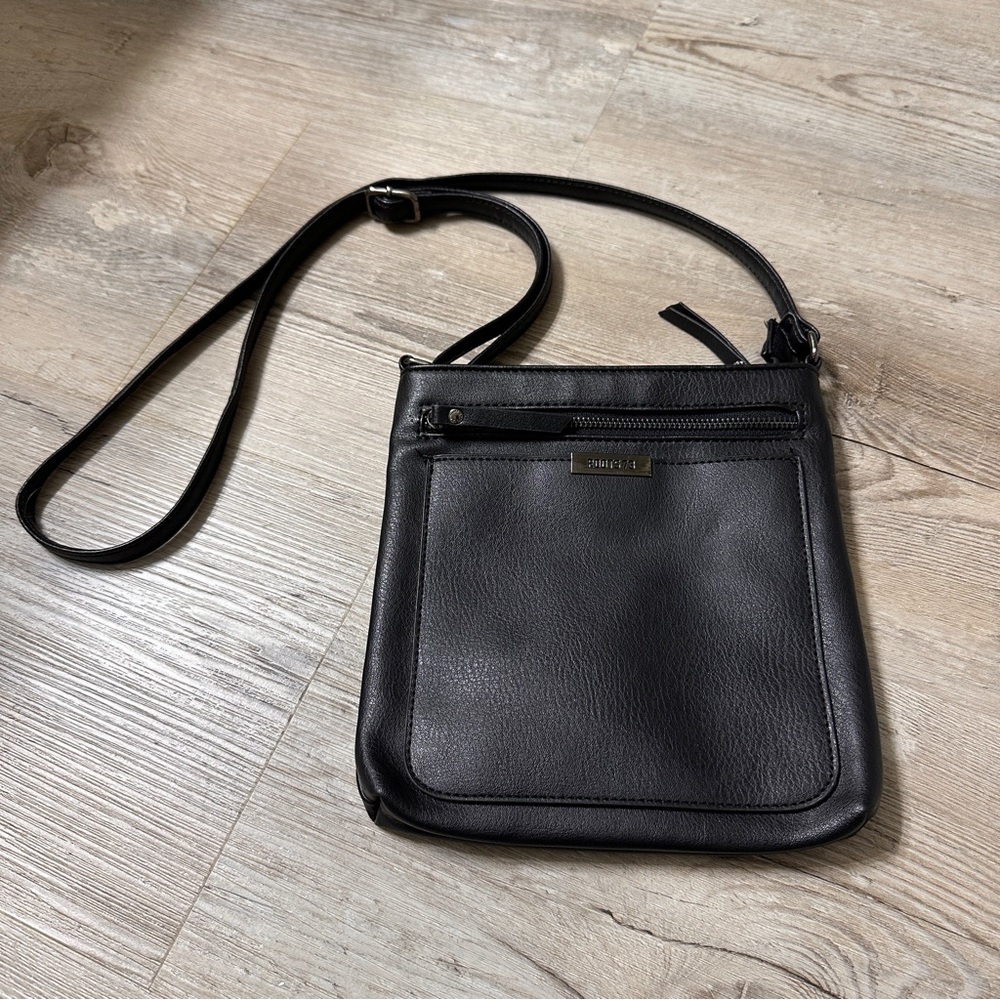 Roots 73 Black Leather Crossbody Bag | Adjustable Strap | Classic Everyday Purse